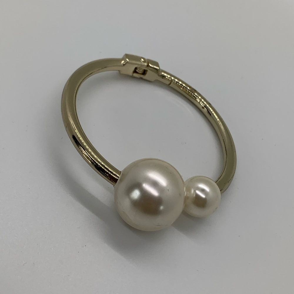 Pearl bracelet